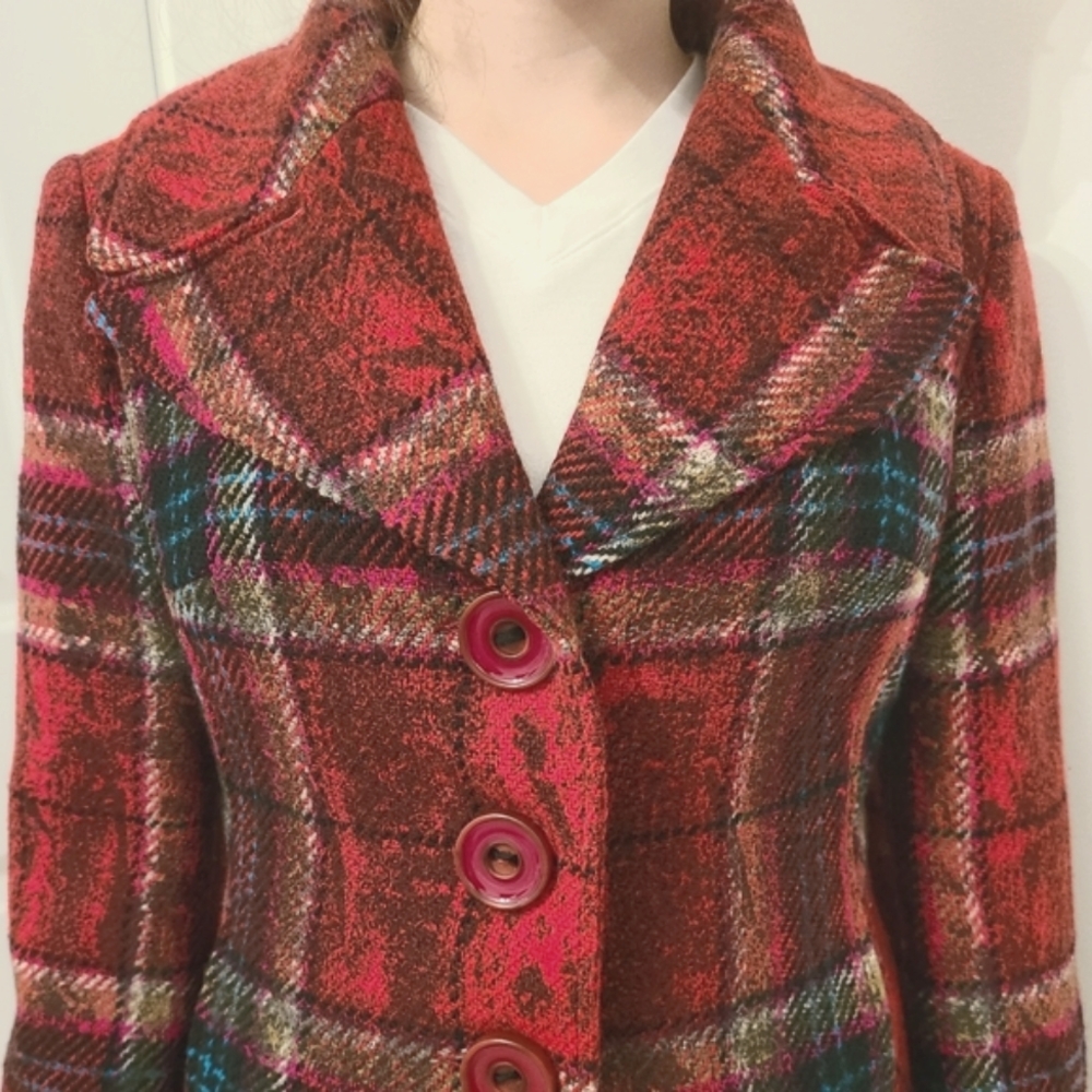 Blazer and skirt, Chanel style.